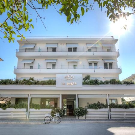 Hotel La Pineta Пинето Екстериор снимка