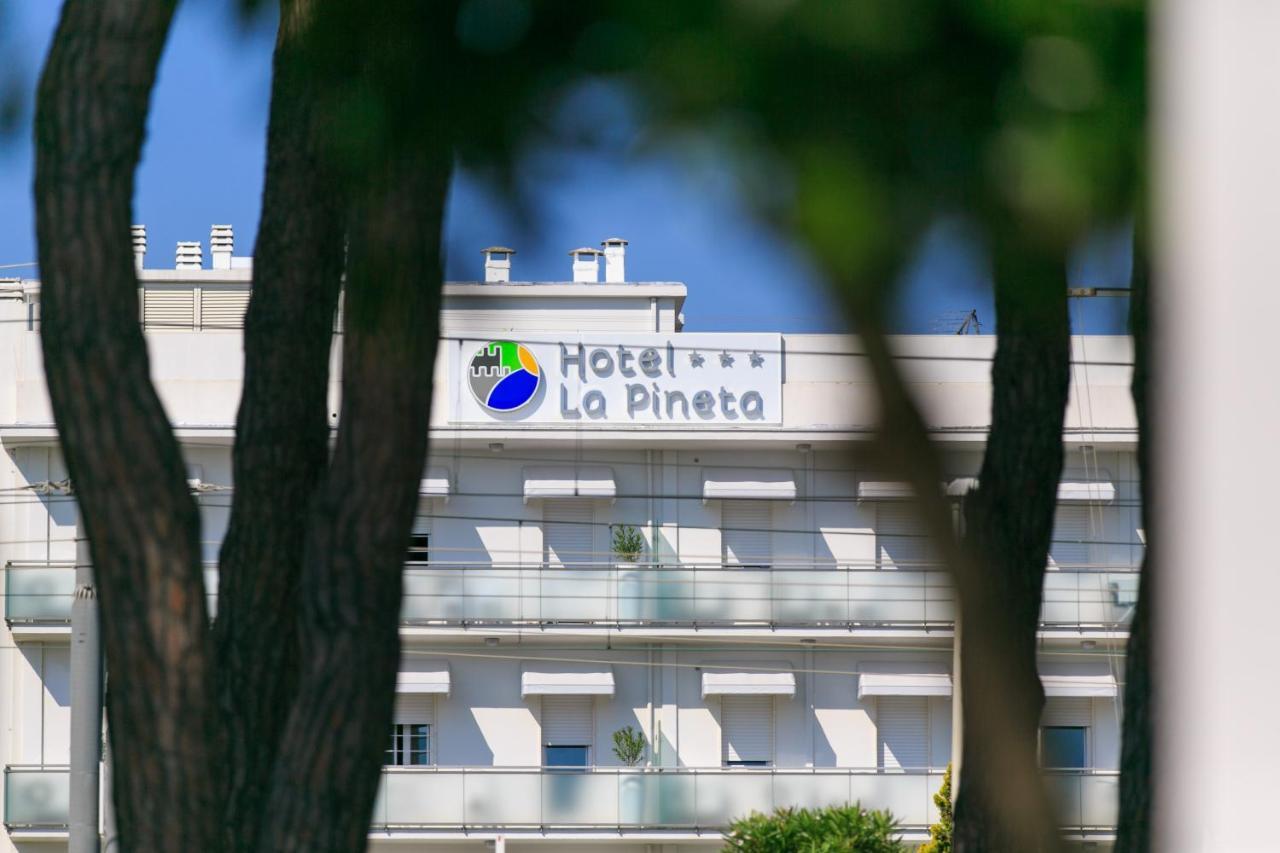 Hotel La Pineta Пинето Екстериор снимка