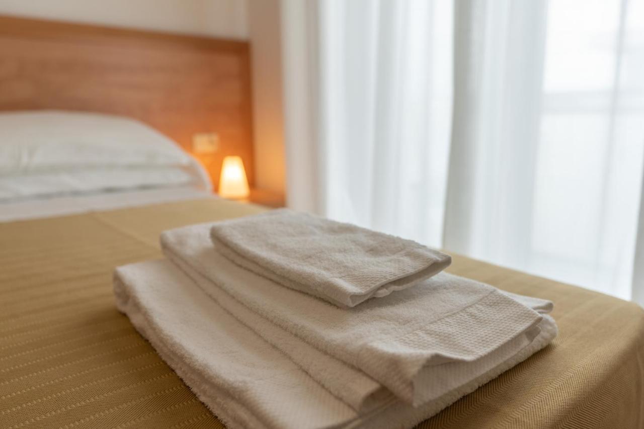 Hotel La Pineta Пинето Екстериор снимка
