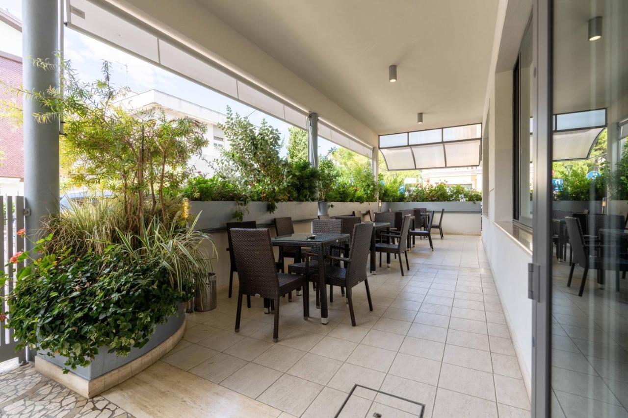 Hotel La Pineta Пинето Екстериор снимка