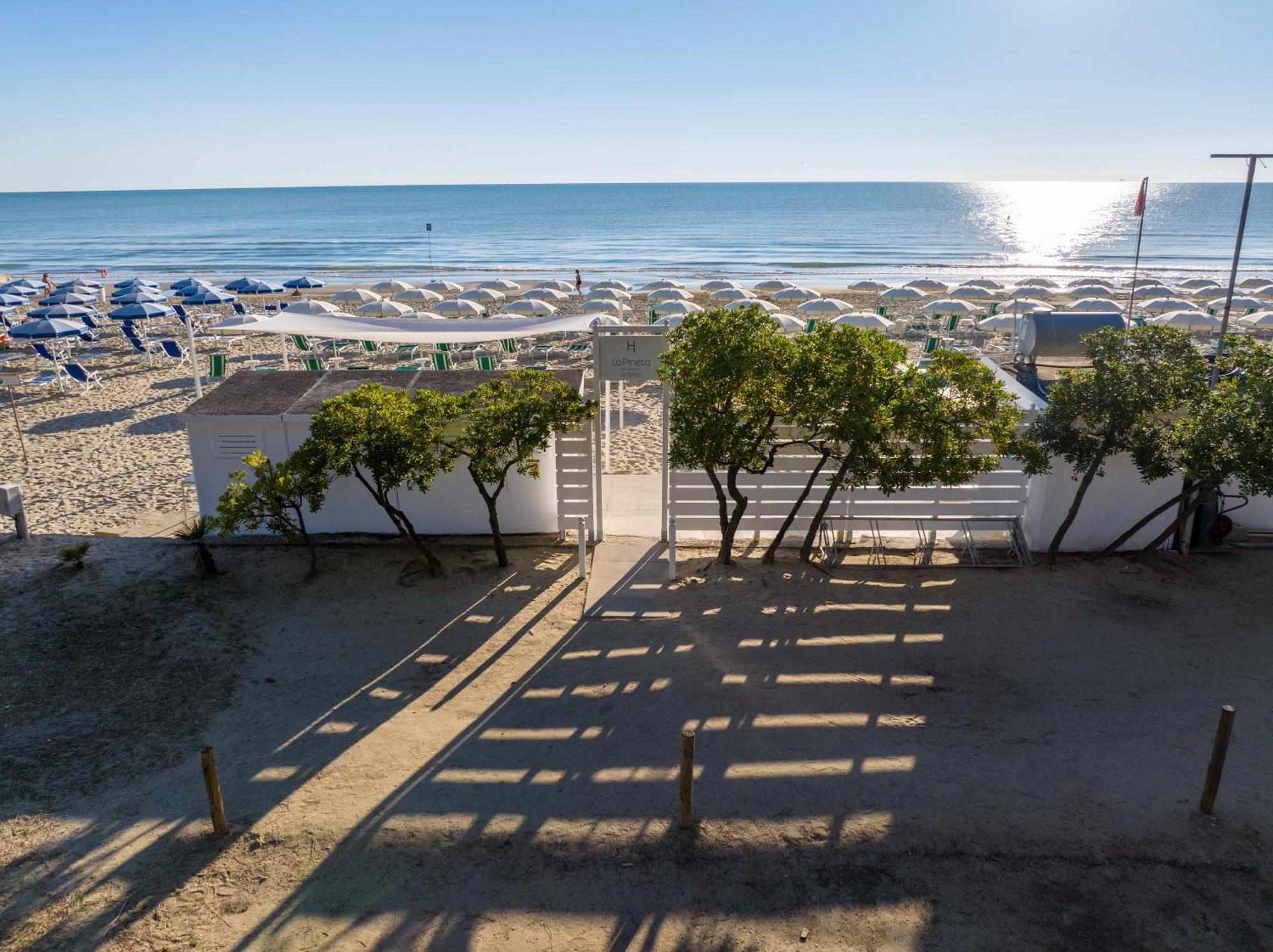 Hotel La Pineta Пинето Екстериор снимка