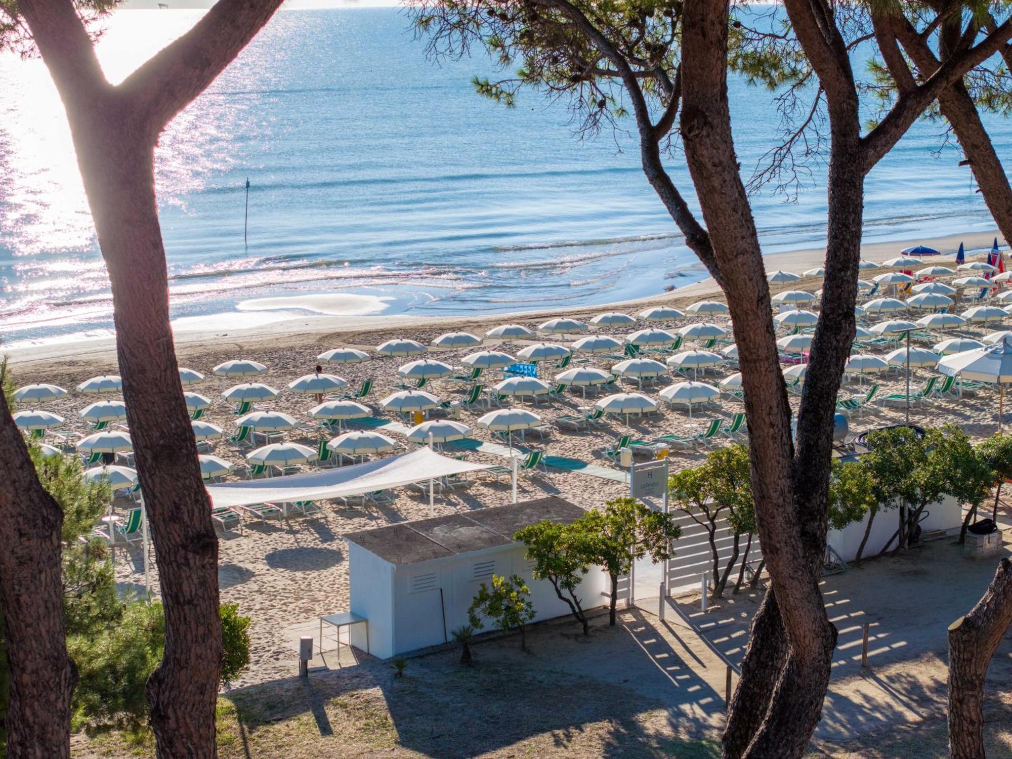Hotel La Pineta Пинето Екстериор снимка