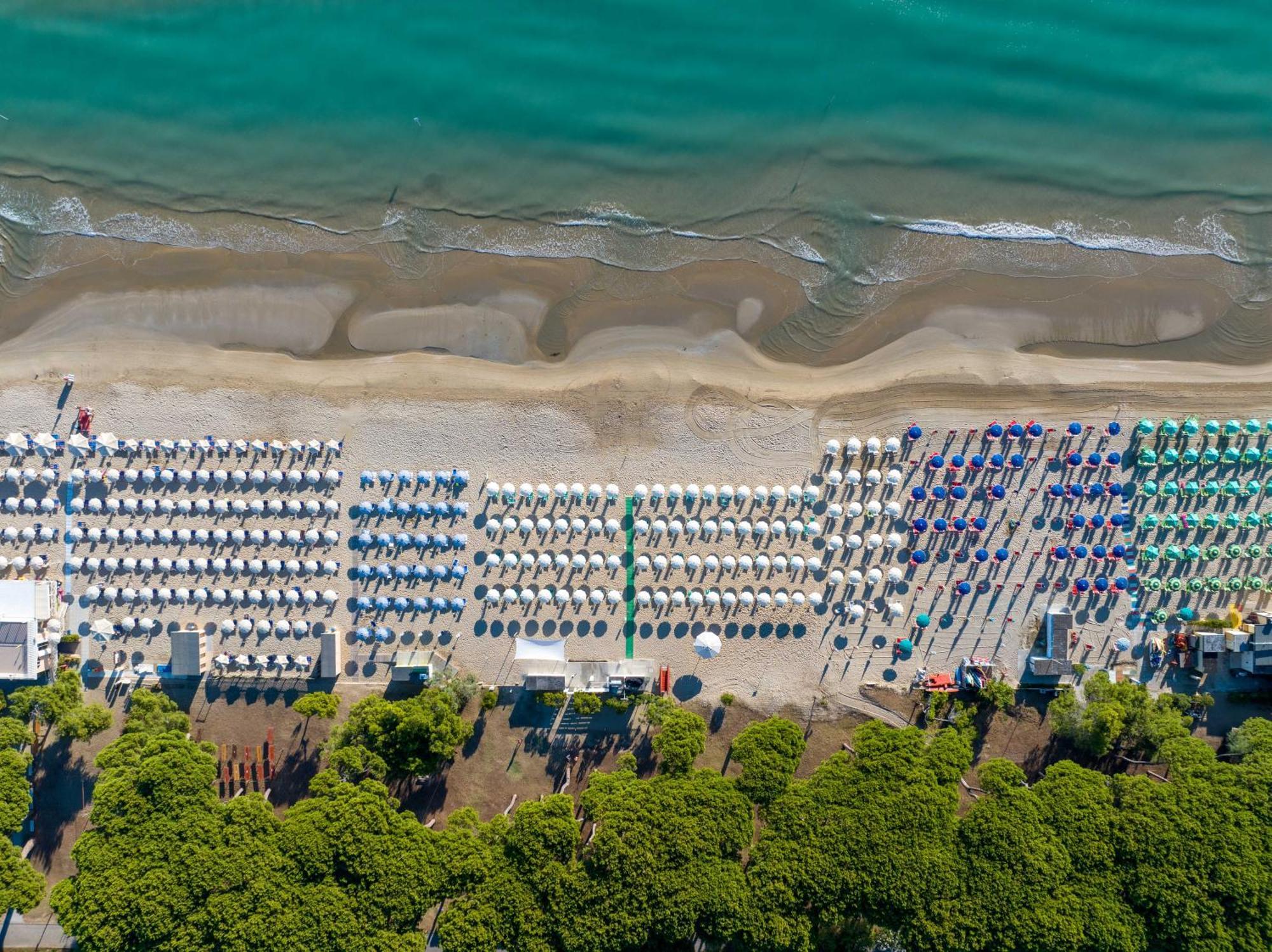 Hotel La Pineta Пинето Екстериор снимка