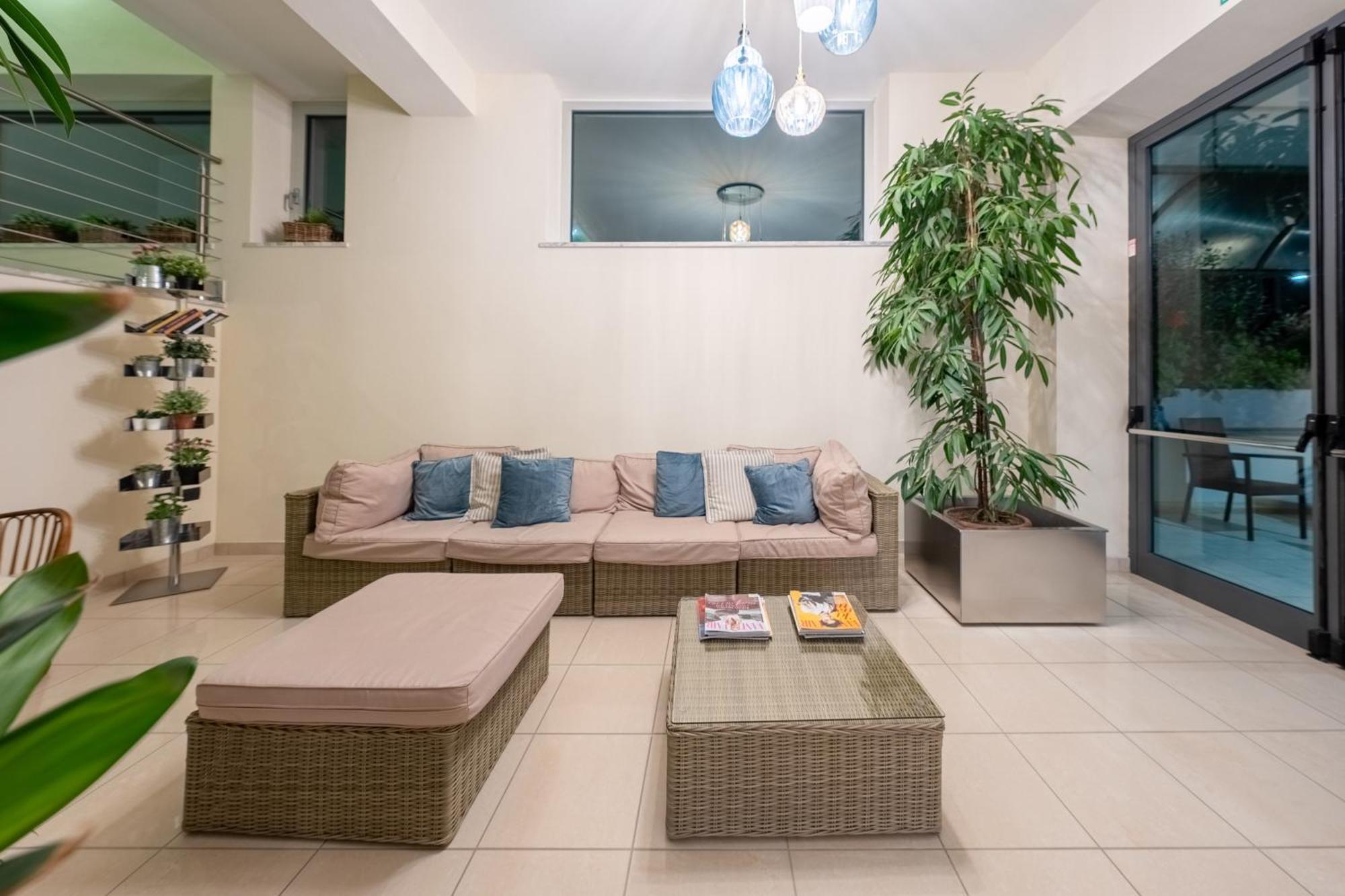 Hotel La Pineta Пинето Екстериор снимка