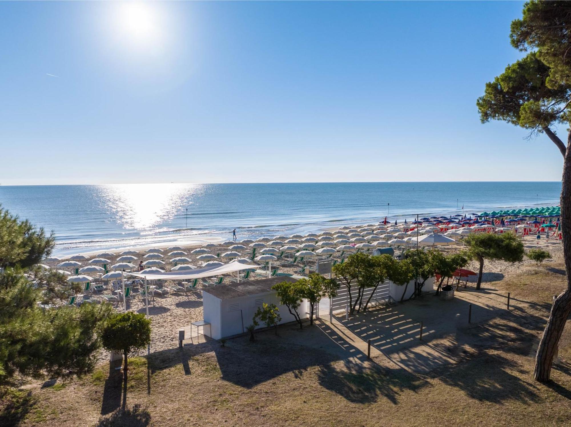 Hotel La Pineta Пинето Екстериор снимка